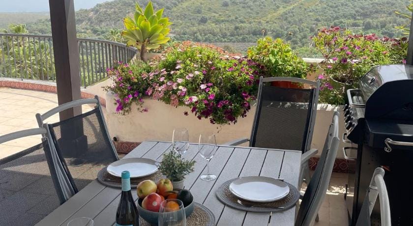 Spectacular Penthouse apartment in magnificent San Roque Club Vacation rental in Andalusia