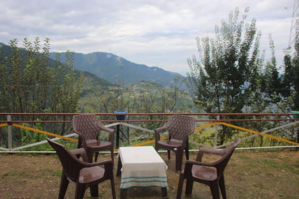 Callista - Jungle room with electricity  internet Vacation rental in Himachal Pradesh
