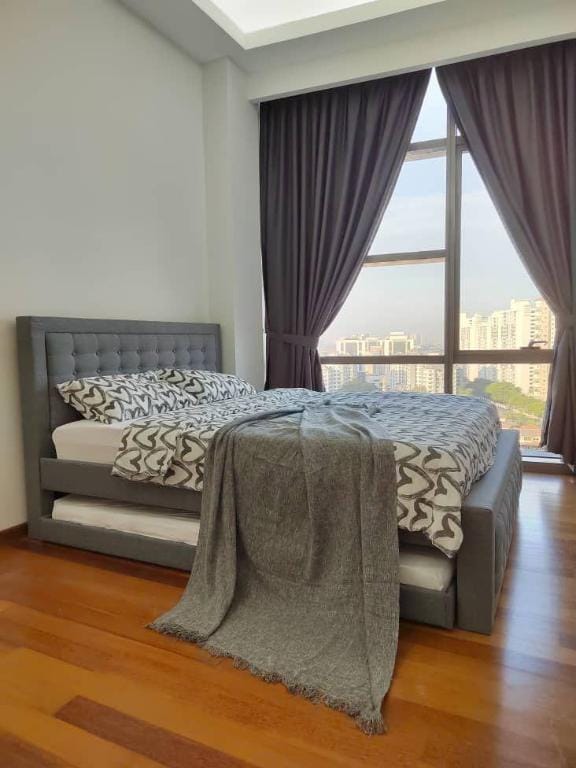Exec 2-bedroom (New World Hotel, Paradigm Mall) Apartment in Petaling Jaya