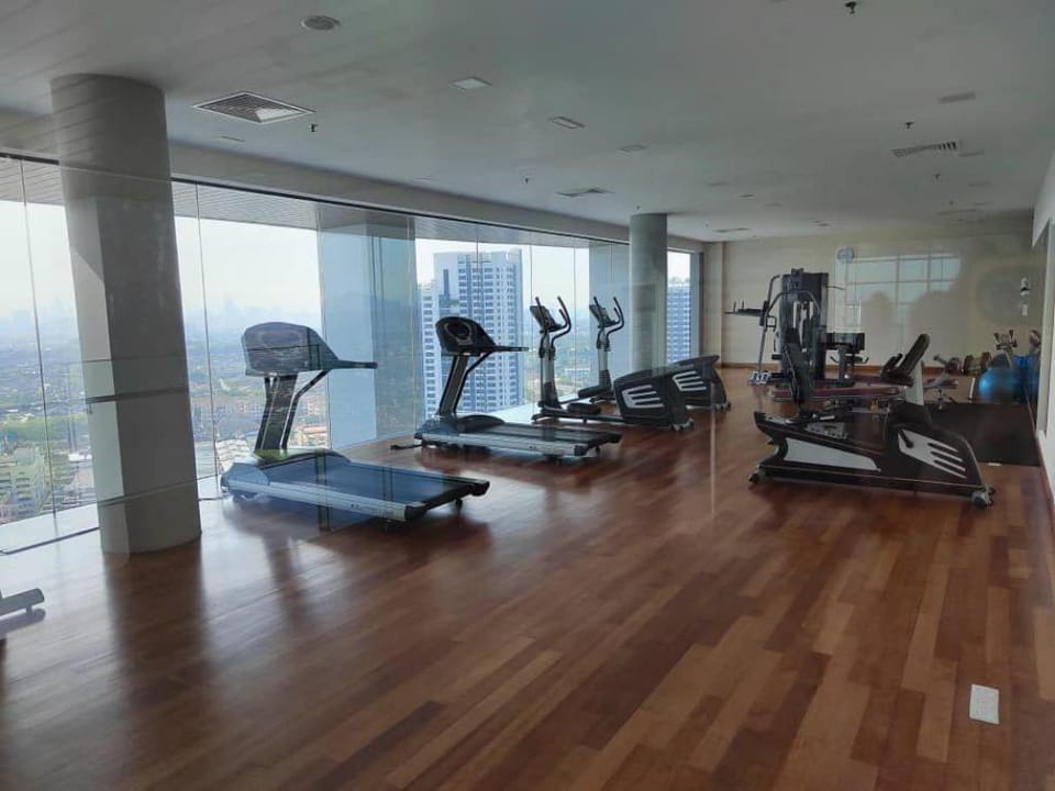 Exec 2-bedroom (New World Hotel, Paradigm Mall) Apartment in Petaling Jaya