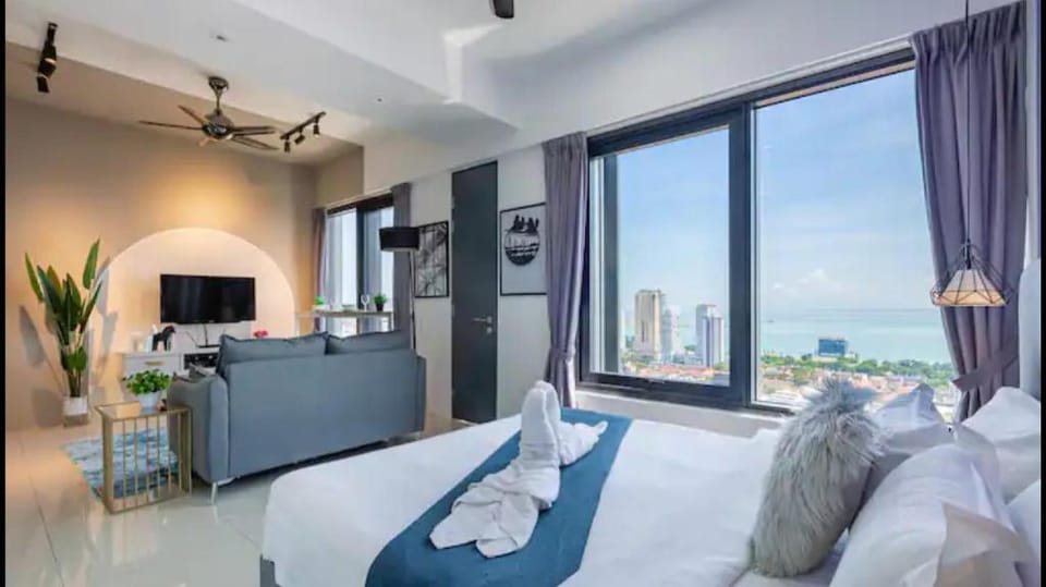 Tropicana 218 Apartment in George Town
