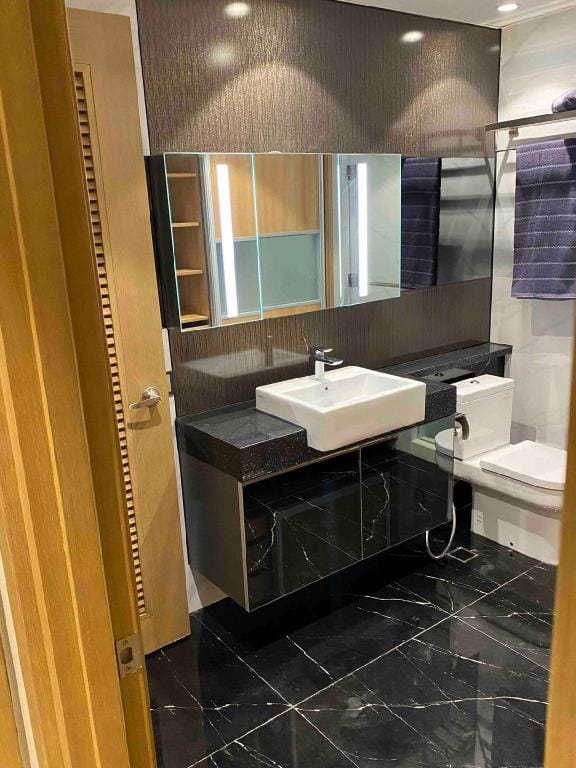 Comfortable 1 Bedroom KING Walking Street Condo Apartment in Angeles