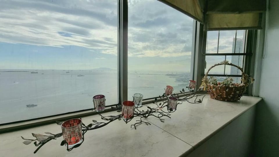 RARE 1BR White Sand BayView NEAR US Embassy + TUB Vacation rental in Manila City