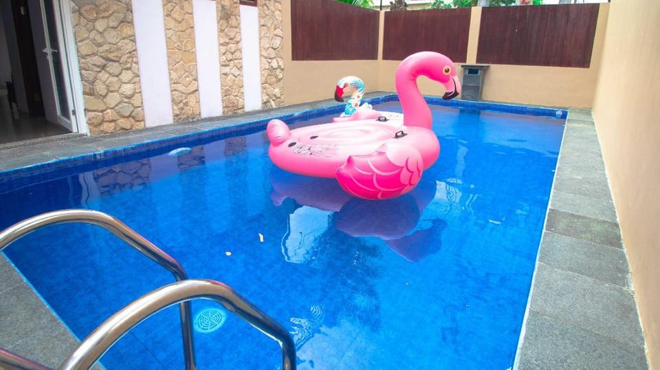Villa Surga Dunia with Private Pool and Billiard Villa in Batu