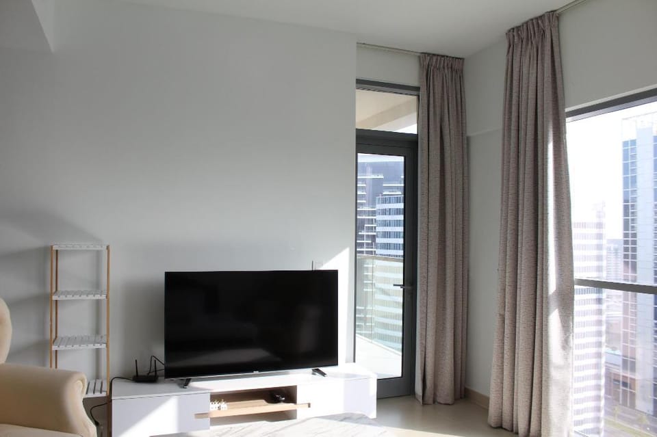 KING SUITE DOWNTOWN BURJ KHALIFA 5MIN DUBAI MALL  Apartment in Dubai