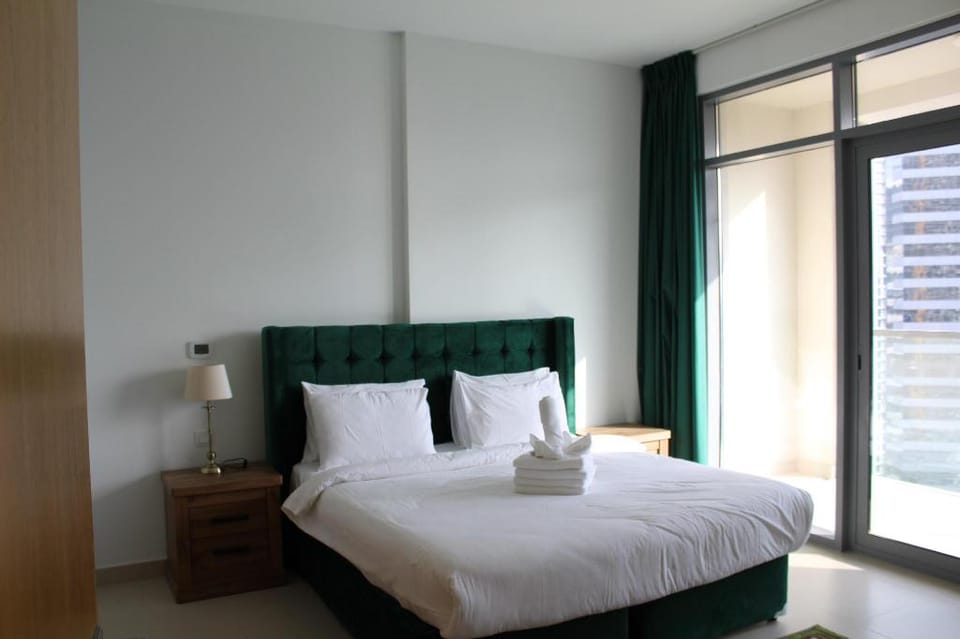 KING SUITE DOWNTOWN BURJ KHALIFA 5MIN DUBAI MALL  Apartment in Dubai