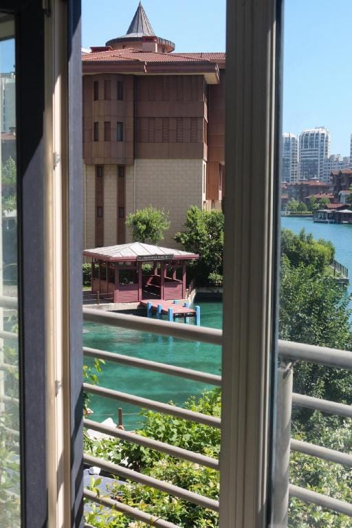 Charming 1-bedroom appartment with a great view Vacation rental in Istanbul