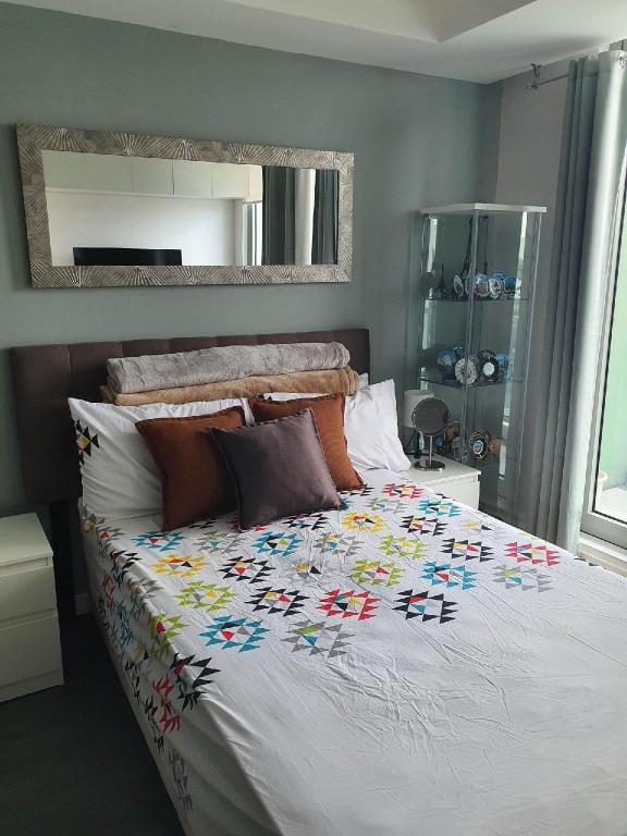 Azure Miami 424 Cheap Couple Unit w/ View&Balcony Apartment in Paranaque