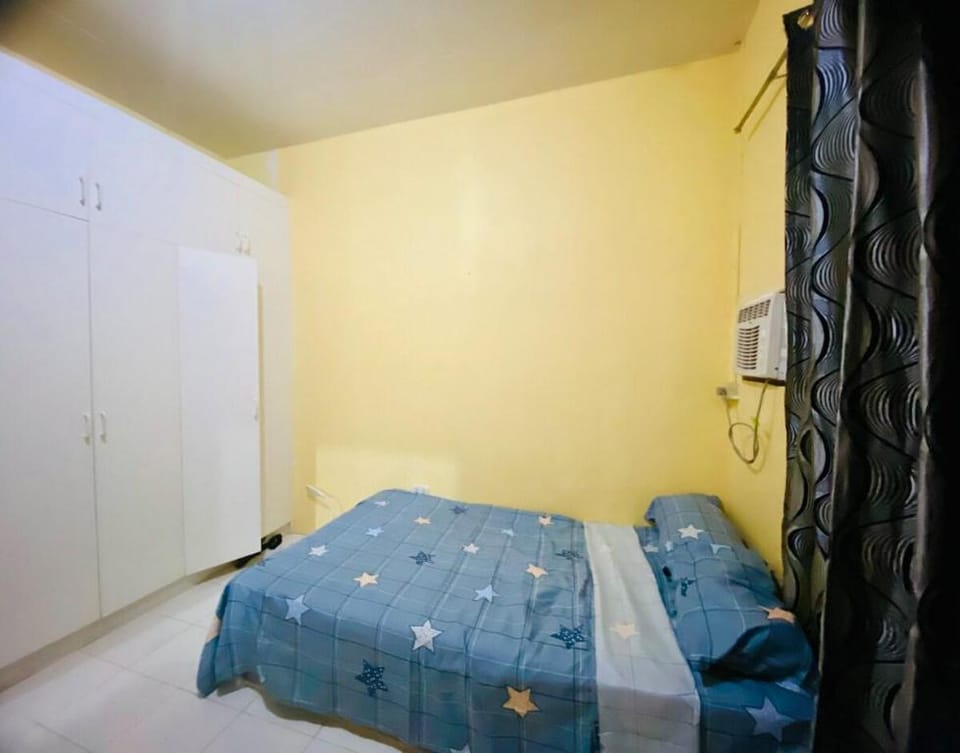 Molly’s Place with kubo and free parking. Apartment in Angeles