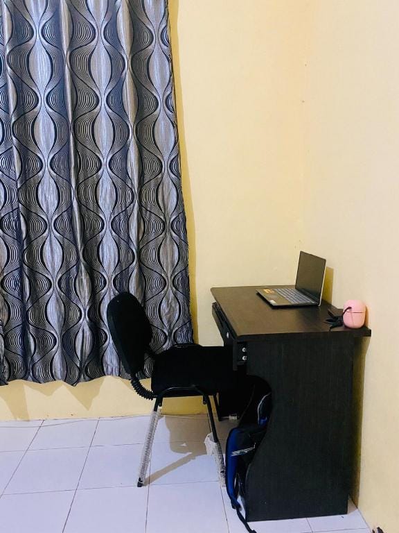 Molly’s Place with kubo and free parking. Apartment in Angeles