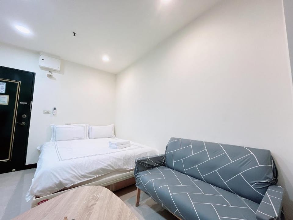 END/B1 Apartment in Taipei City
