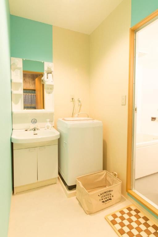 Nagoya/ 6名までOK |ベッド3台 | 千種駅4分・名古屋まで電車で9分 Apartment in Nagoya