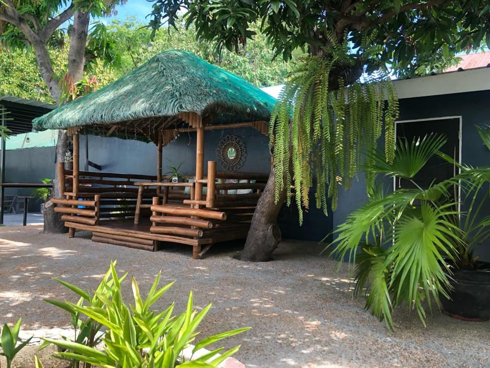 Beautiful Bungalow w/ swimming pool Binan, Laguna Vacation rental in Santa Rosa