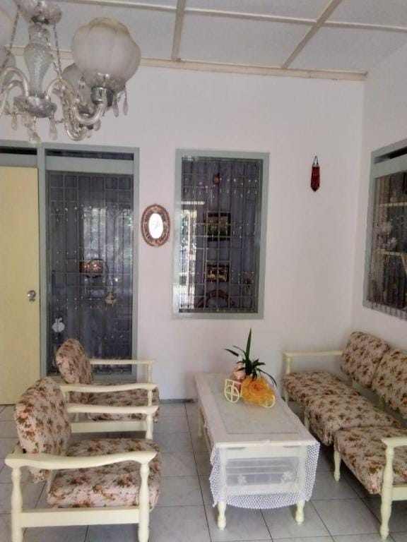 homestay 3 kamar voski samping jatim park 1,  Villa in Batu