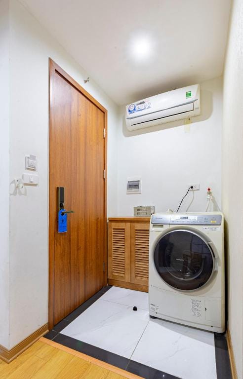 Housing 39  Linh Lang - Sarami Apartment in Hanoi