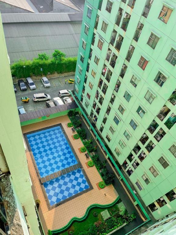 Cozy 1 studio Apartment with pool near Airport. Apartment in Jakarta