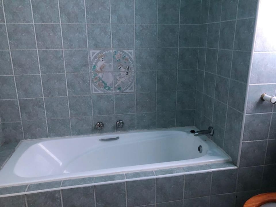 A spacious one bedroom in a quiet neighborhood Apartment in Roodepoort