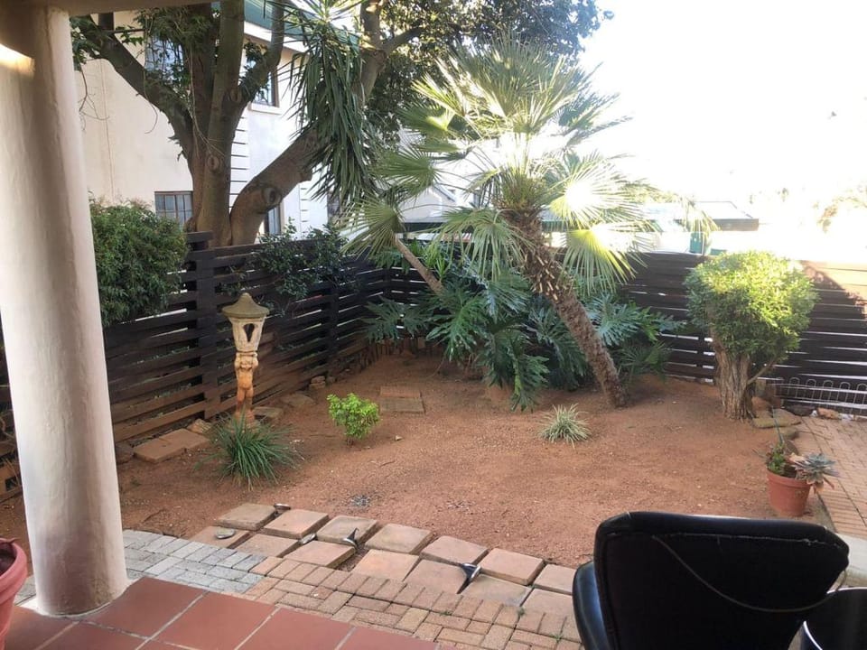 A spacious one bedroom in a quiet neighborhood Apartment in Roodepoort