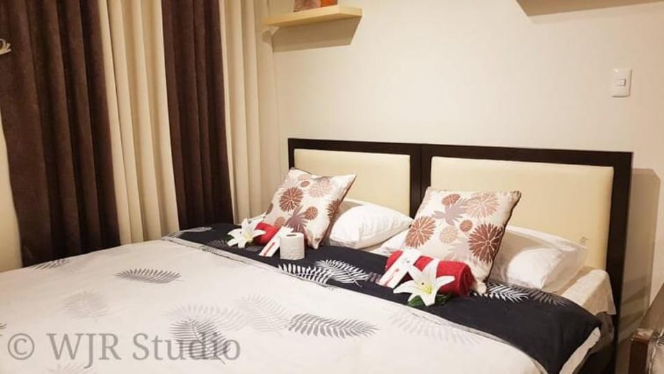 King Bed Suite- WIFI, NetFlix & FREE Parking! Apartment in Muntinlupa