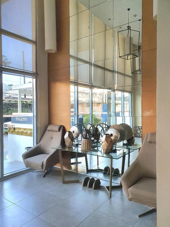 Azure Boracay 706 1BR CozyRoom w/ PoolView&Balcony Apartment in Paranaque