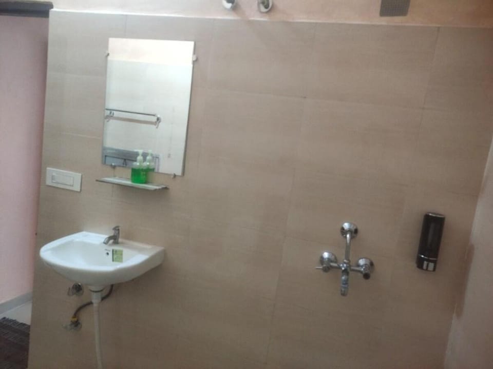 Odyssey's Luxurious 1BHK with Balcony ?? Vacation rental in Varanasi