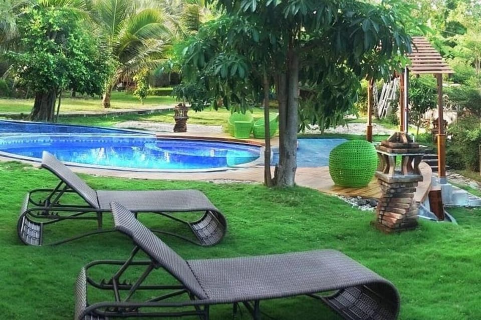 KARAPYAK GLAMPING & LODGES - RUMAH PANGGUNG BANJAR Villa in West Java