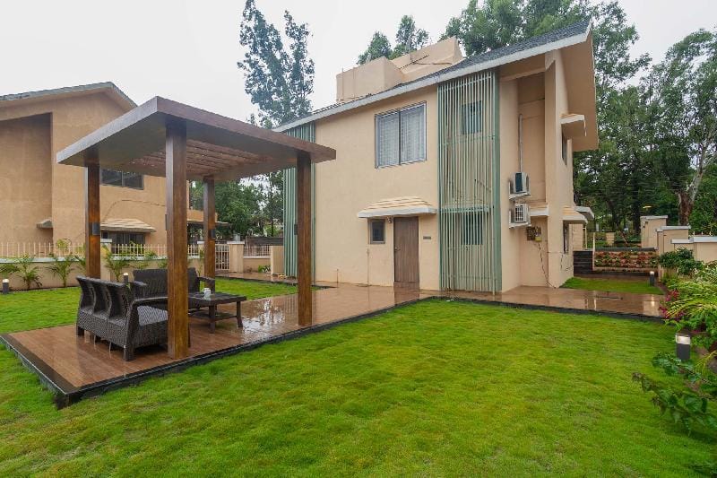 Stars & Boulevards by VEO - Part of StayVista Villa in Maharashtra