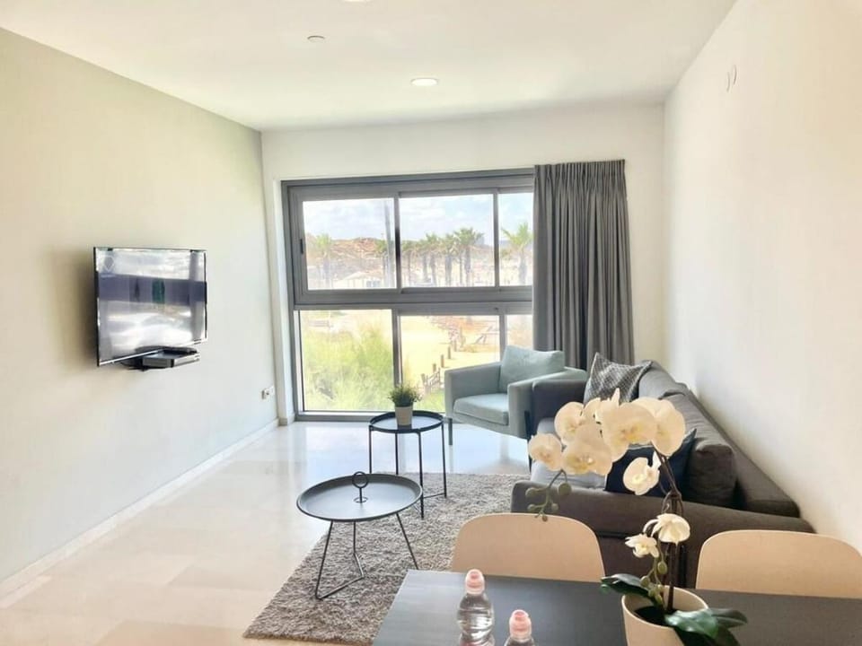 Great big studio apartment at hotel apartments Apartment in Herzliya