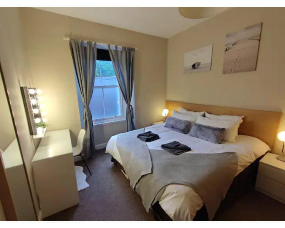 Central Edinburgh Private Garden with parking Apartment in Edinburgh