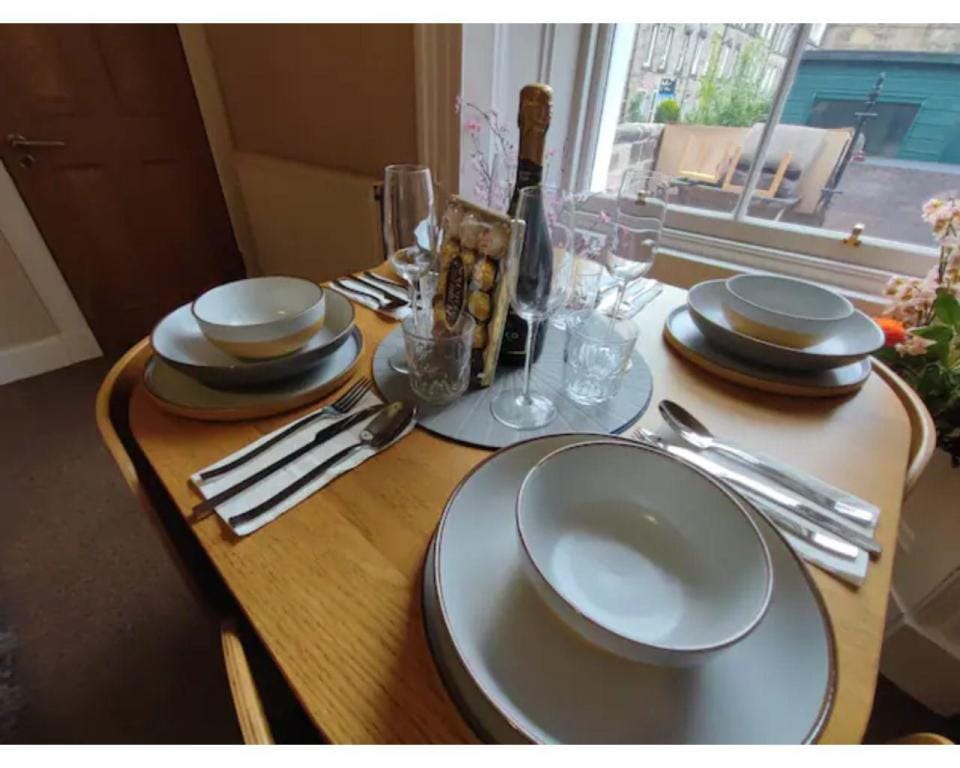 Central Edinburgh Private Garden with parking Apartment in Edinburgh