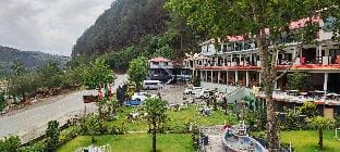 hotel pine track  Apartment in Pakistan