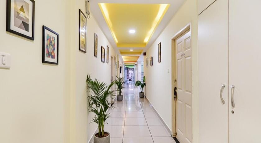 OYO 15132 Colors Hotel in Chennai