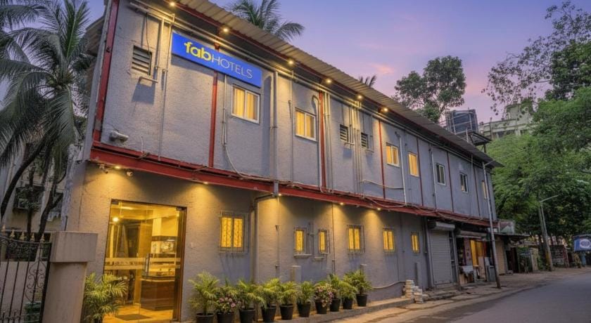 Capital O Hotel Shimaya Hotel in Mumbai