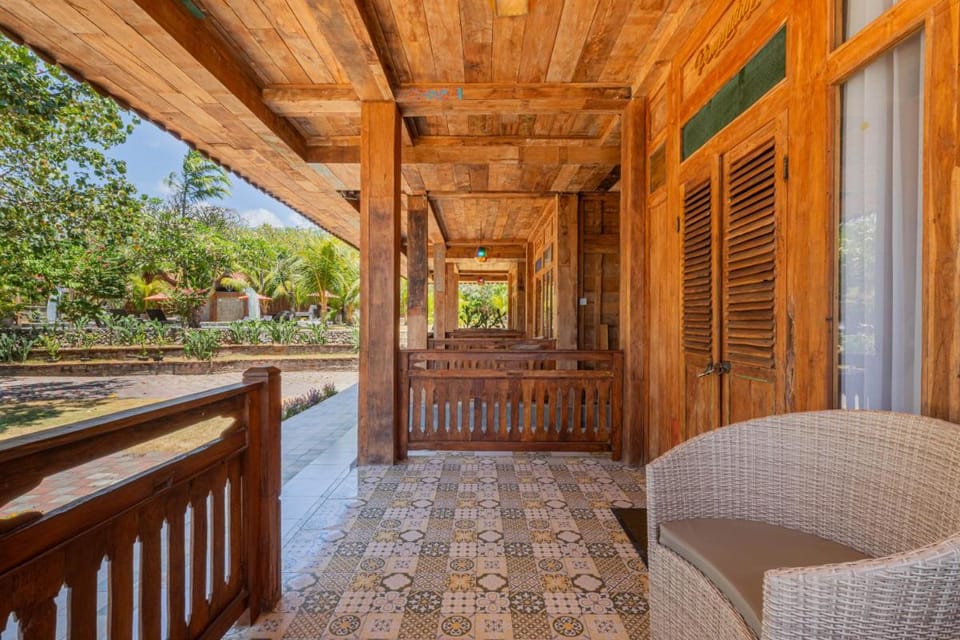 Jukung Cottage Beach Bar and Restaurant Vacation rental in Nusapenida