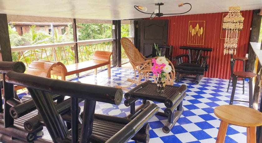 EDMUND’s INN & SUITES Hotel in Siquijor