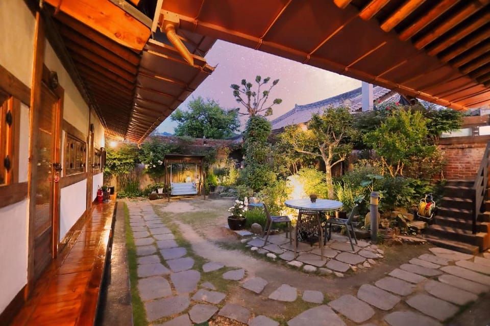 jeonju kotzari hanok Bed and Breakfast in South Korea