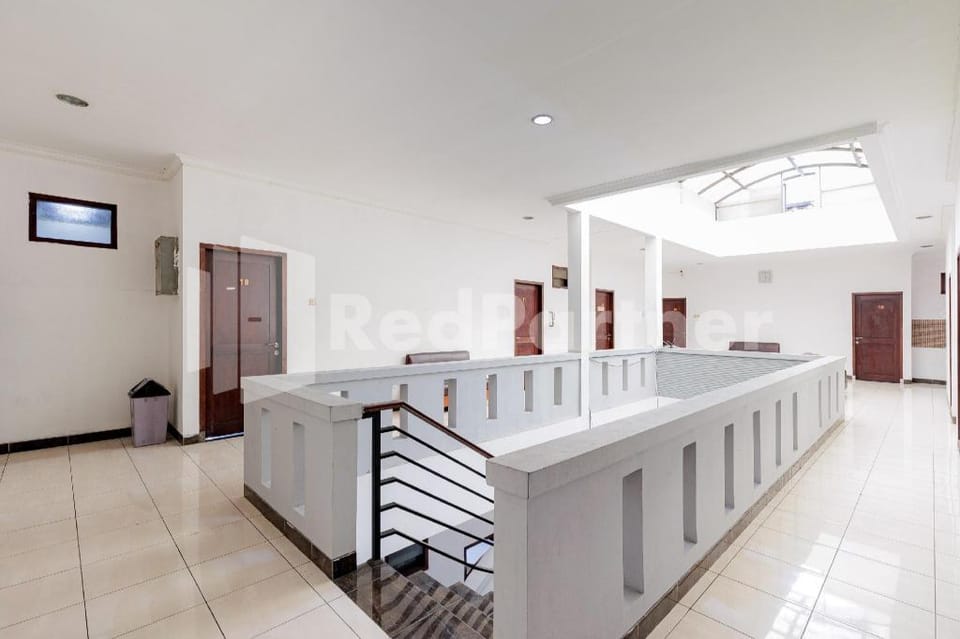 Karawaci Taman Permata Tiga Mitra RedDoorz Hotel in West Java