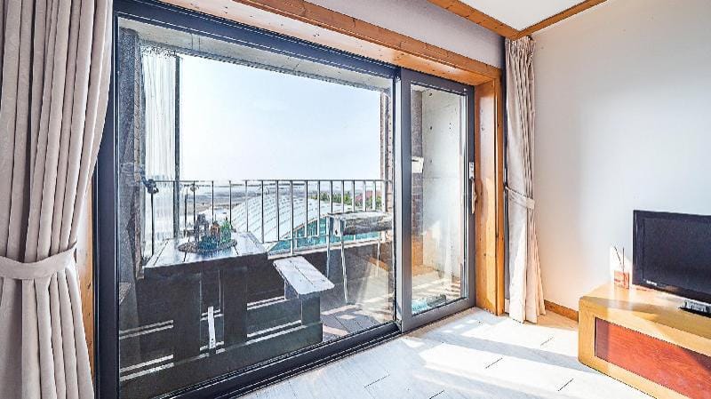 Taean Jajagnamu Resort Bed and Breakfast in South Korea