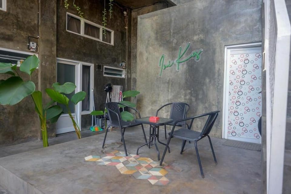 RedDoorz near Jumbo Mall Sragen Hotel in East Java
