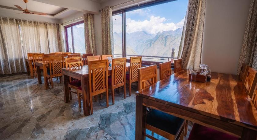 Aaryam Resort Auli Hotel in Uttarakhand