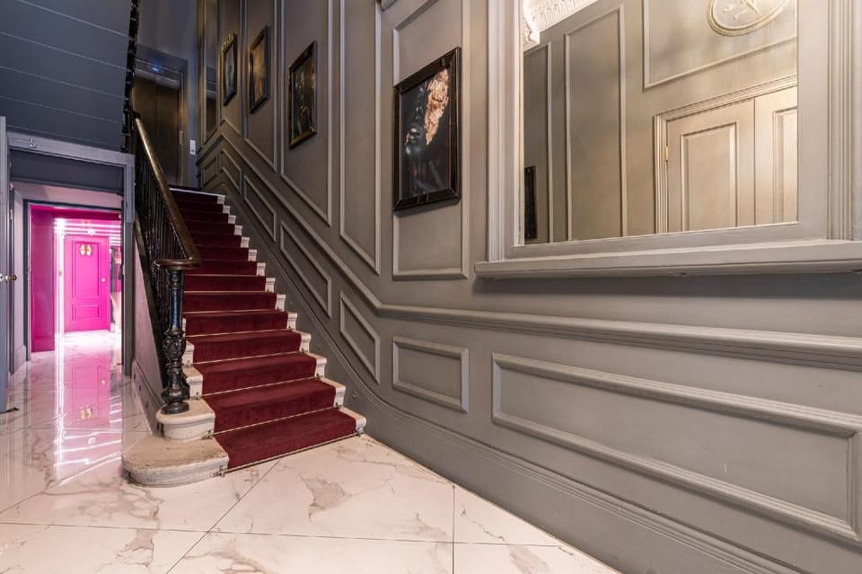 Luxury Apartments Near Harrods and the Science Museum Apartment in City of Westminster