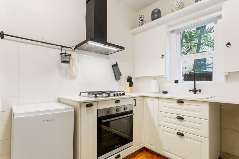 Art Deco Apartment Meters Away From The Beach Apartment in Manly