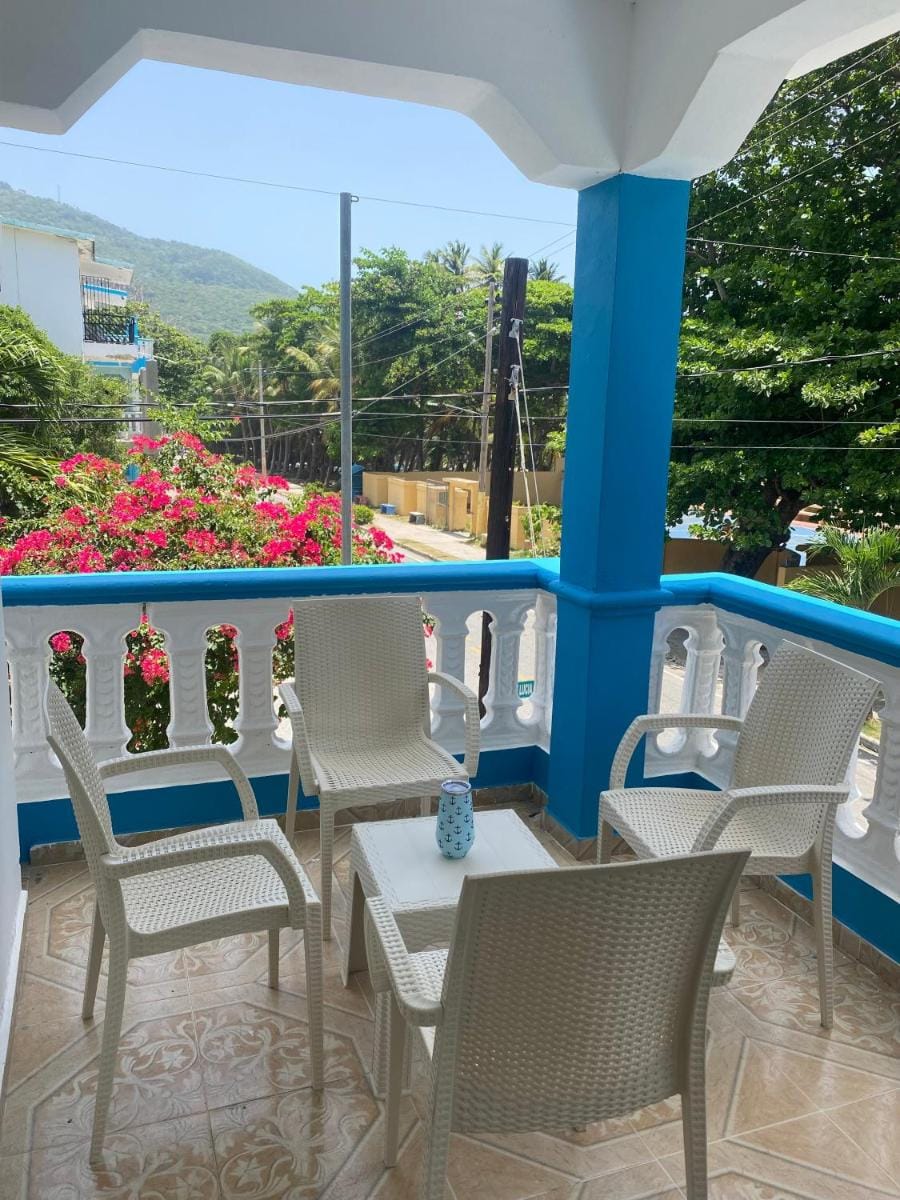 Beachfront Apartment, Quiet 4 Beds, 1 Bath, AC, Wi-Fi, Hot Water, in Paraiso near Los Patos Apartment in Dominican Republic