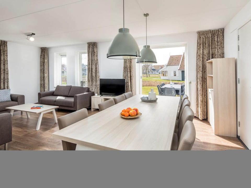 Holiday Home in Aquadelta with Garden Vacation rental in Bruinisse