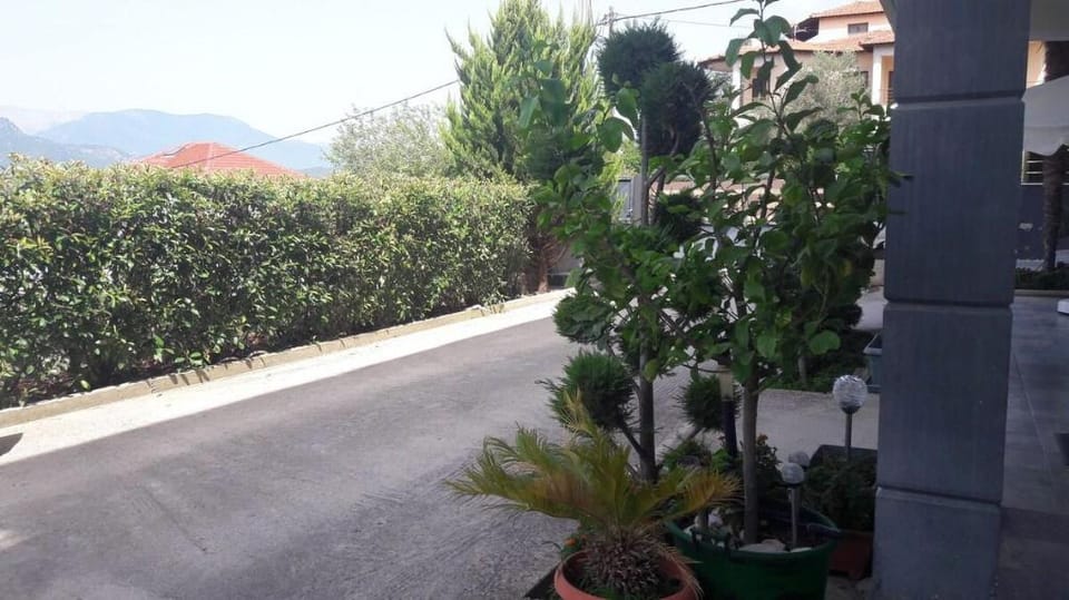VASO'S GARDEN APARTMENTS 2 Vacation rental in Kalabaka