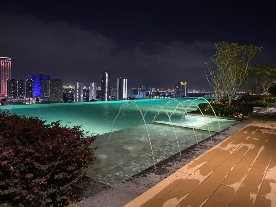 NEW## Georgetown Beacon # #InfinityPool Apartment in George Town