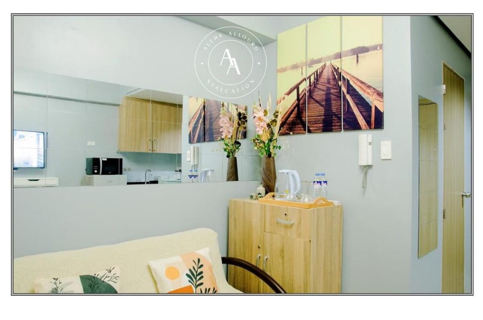 Bright Queen BR at Shore Residence 1, near MOA Vacation rental in Pasay