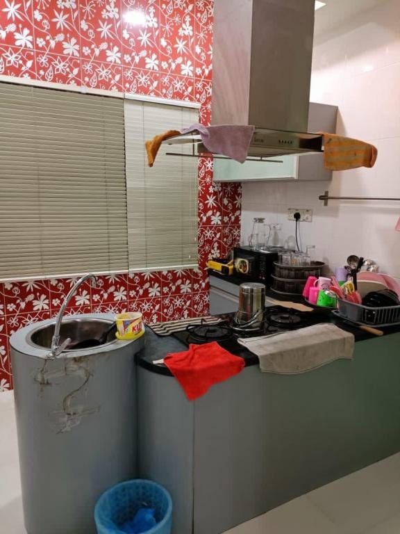 IPOH【包厢主题民宿】  民宿5间卧室4间浴室5张双人床，高级卡拉OK，全屋冷气免费上网球桌麻将桌 Vacation rental in Ipoh