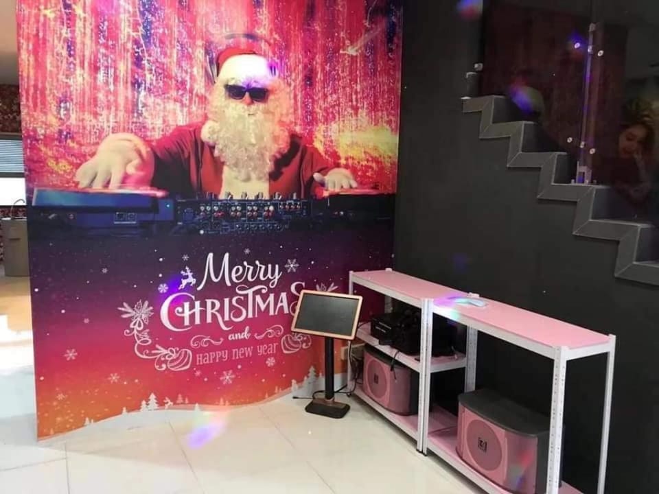 IPOH【包厢主题民宿】  民宿5间卧室4间浴室5张双人床，高级卡拉OK，全屋冷气免费上网球桌麻将桌 Vacation rental in Ipoh