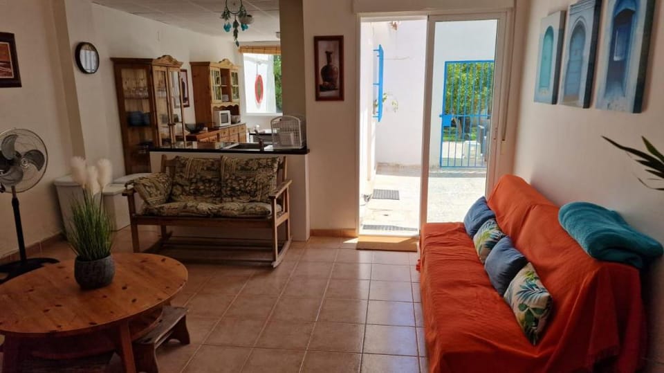 House with exclusive pool and garden 7 min walk from the beach and the center Vacation rental in El Campello